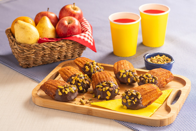 Madeleine de Baunilha com Chocolate e Pistache