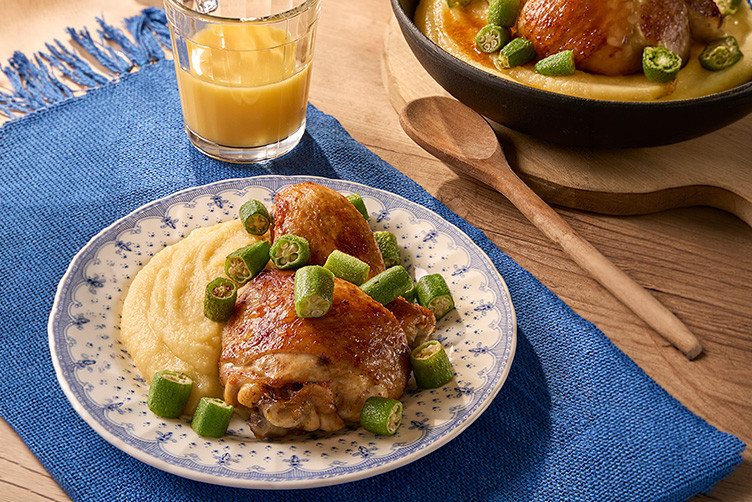 Frango com Quiabo com Polenta Cremosa