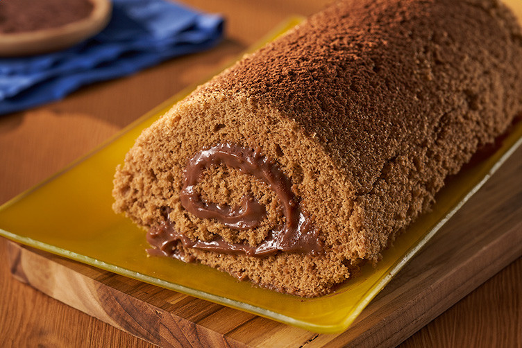 Rocambole de Café com Recheio Cremoso de Chocolate