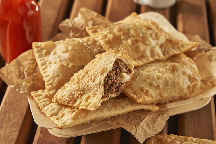 Pastel Caseiro de Carne