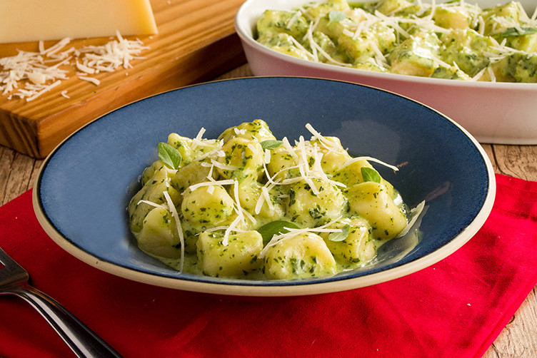 Nhoque de Batata com Pesto de Manjericão Cremoso