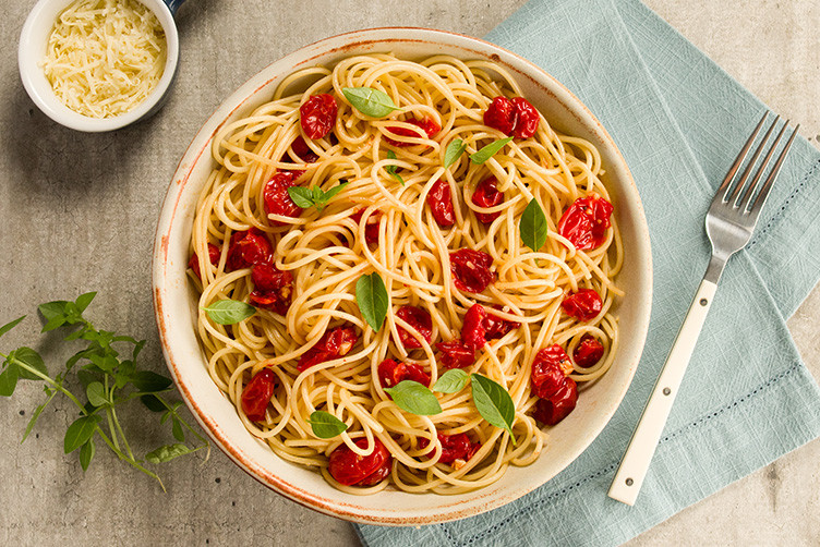 Espaguete ao Alho e Tomate Confit